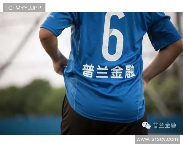 足球小子带领梦想队闯荡绿茵场与世界冠军争夺荣耀的热血之路